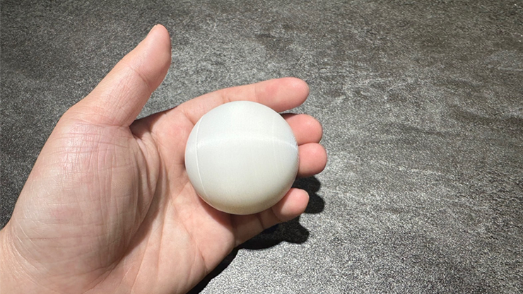 Hyper Silk Ball by Peng Min & Storm Creative (White)